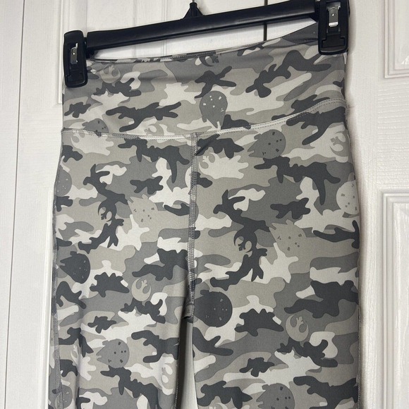 Star Wars Her Universe Sz Small Resistance Camo Leggings Gray Millennium Falcon - Picture 3 of 9